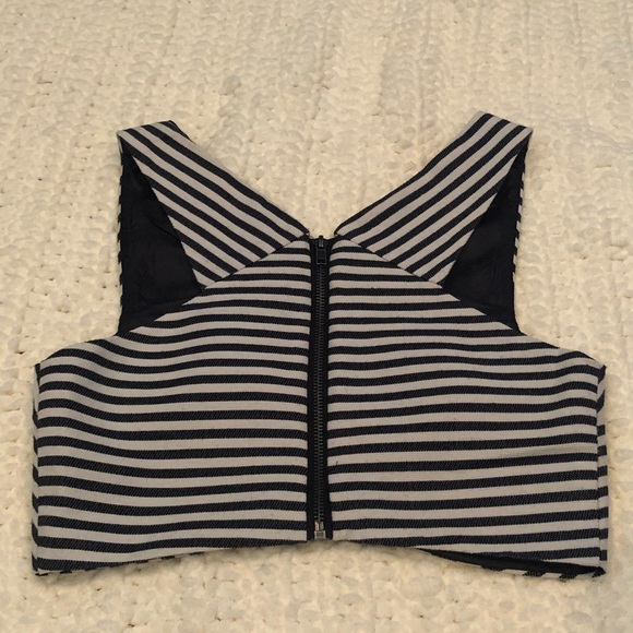 Forever 21 blue & white striped crop top - Picture 4 of 5